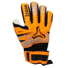 Guante de portero de color naranja brillante con detalles en negro y plata. El guante tiene una correa negra para sujetarlo y diseños que se asemejan a escamas grises en el dorso de la mano. La palabra "train" aparece en un dedo y "Apolo" en el pulgar.