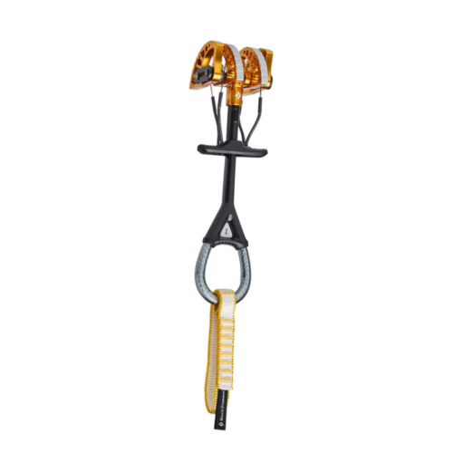 Camalot Black Diamond Ultralight es una leva de escalada diseñada para la protección en la escalada en roca, con un diseño ultraligero con lóbulos naranjas y un vástago negro, junto con una eslinga tejida amarilla y blanca para asegurar en las grietas.