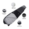 El Saco de Dormir Kano Aconcagua 3 Estaciones – Negro es una opción ideal con colores negro y gris. Cuenta con un gorro interno ajustable, relleno de fibra hueca, material impermeable y un cierre bidireccional. Las anotaciones resaltan características clave en español.