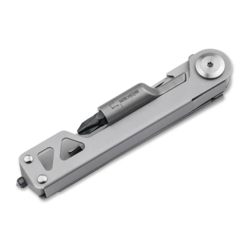 La herramienta de mano Navaja Boker Plus Specialist Half-Tool 09BO831 de color plateado tiene un diseño elegante y compacto en posición plegada. Cuenta con accesorios integrados, como una cabeza de destornillador visible, y luce un aspecto moderno y metálico.
