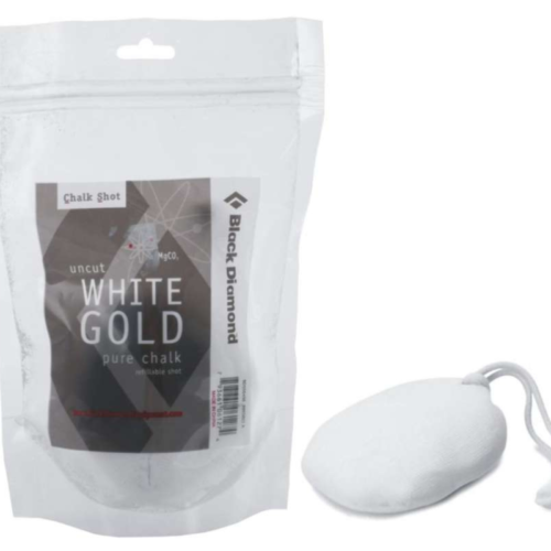 Un paquete de Magensio Black Diamond Recargable Chalk Shot 50, que incluye una bolsa resellable, se encuentra junto a una pelota Chalk Shot. El envase es transparente en la parte superior con una etiqueta blanca que muestra de forma destacada el nombre del producto.