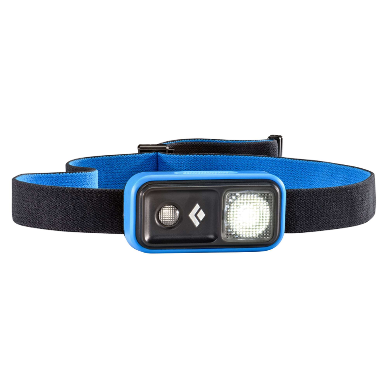 La Linterna Frontal Black Diamond Ion 100lm es una linterna frontal en color azul y negro con correa ajustable. Incluye dos componentes de luz circulares que proporcionan una iluminación brillante, ideal para actividades con manos libres como senderismo o acampada.