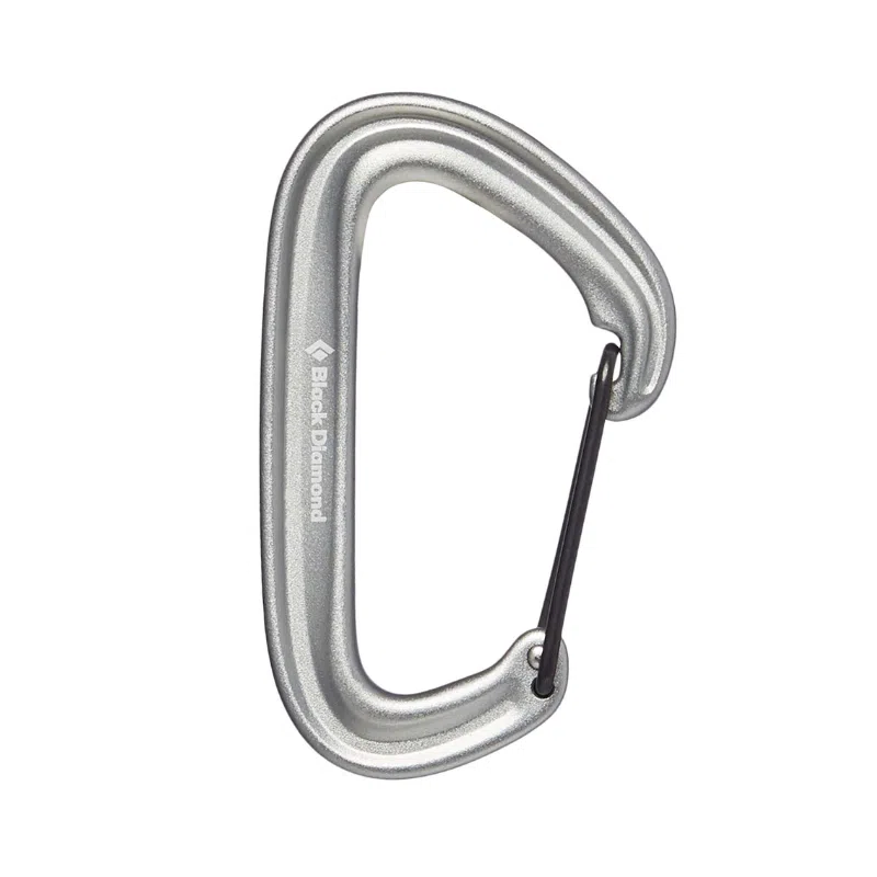 Un mosquetón Litewire plateado de Black Diamond con gatillo de alambre, con la marca "Black Diamond", se muestra sobre un fondo blanco. El mosquetón tiene la forma clásica de D, diseñado para escalada y uso al aire libre. Su diseño elegante garantiza un rendimiento confiable en cada aventura.