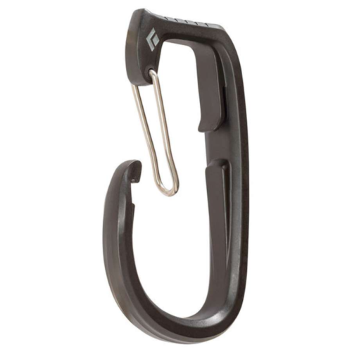 Primer plano del Black Diamond Ice Clipper, con una compuerta de alambre de metal, ideal para usos livianos, como colgar equipos o asegurar objetos. Este mosquetón de plástico negro cuenta con una forma suave y curva ideal para escaladores y entusiastas del aire libre.