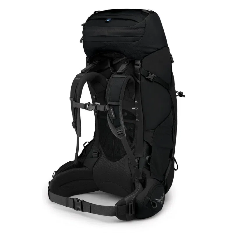 La mochila de senderismo Osprey Aether 65L en color negro cuenta con múltiples compartimentos, correas de hombro ajustables y un panel trasero acolchado. Con una capacidad de 65L, cuenta con hebillas y presillas para asegurar tu equipo y una sección superior espaciosa que es perfecta para todas tus aventuras.