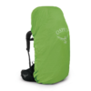 Una funda impermeable verde de Osprey se ajusta perfectamente a la mochila Osprey Aether de 65 litros y muestra con orgullo el logotipo de Osprey con su icónico gráfico de águila. La funda se ajusta firmemente alrededor de la mochila y brinda protección confiable contra los elementos.