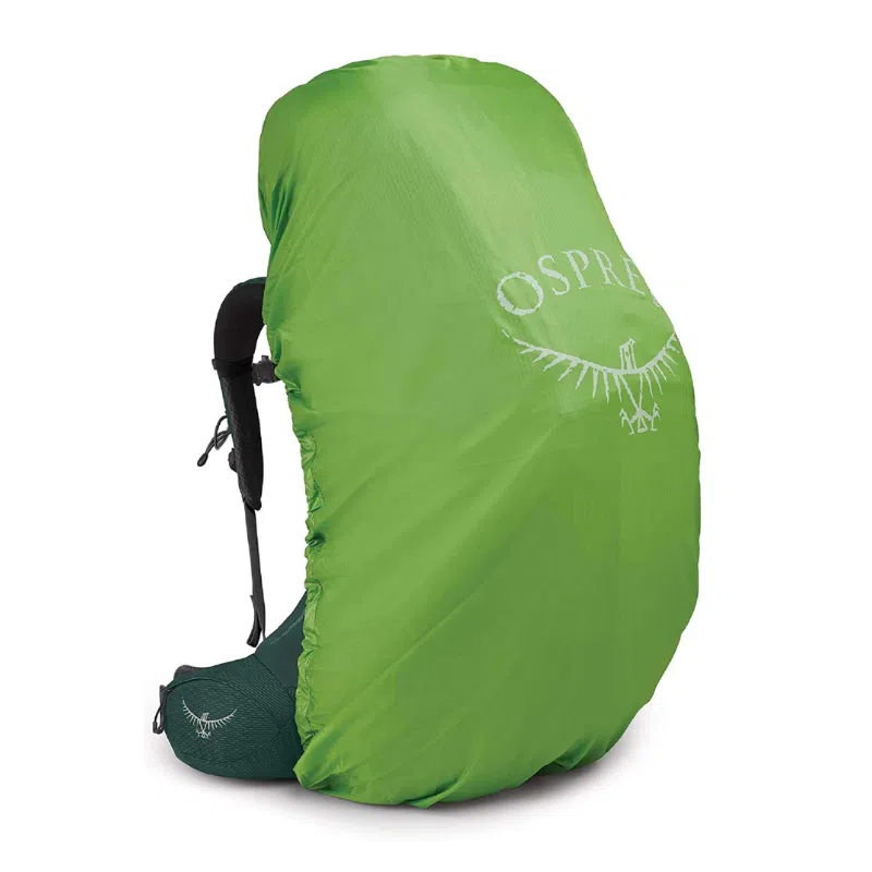 La Mochila Osprey Aether Plus 85L es una mochila verde que incluye una funda para lluvia, adornada con el logotipo de un pájaro y la palabra "Osprey". Cuenta con correas ajustables para mayor comodidad y se presenta sobre un fondo blanco liso.
