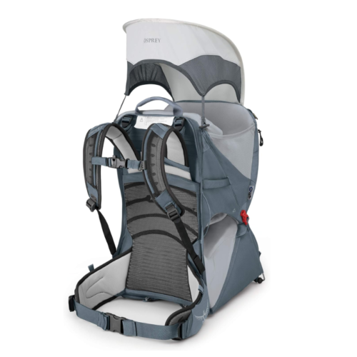 La Mochila Portabebé Osprey Poco LT es una mochila portabebé en color gris y blanco, equipada con parasol y correas ajustables. Incluye un sistema de ventilación en la espalda para una mayor comodidad y un arnés seguro para garantizar la seguridad de tu hijo.