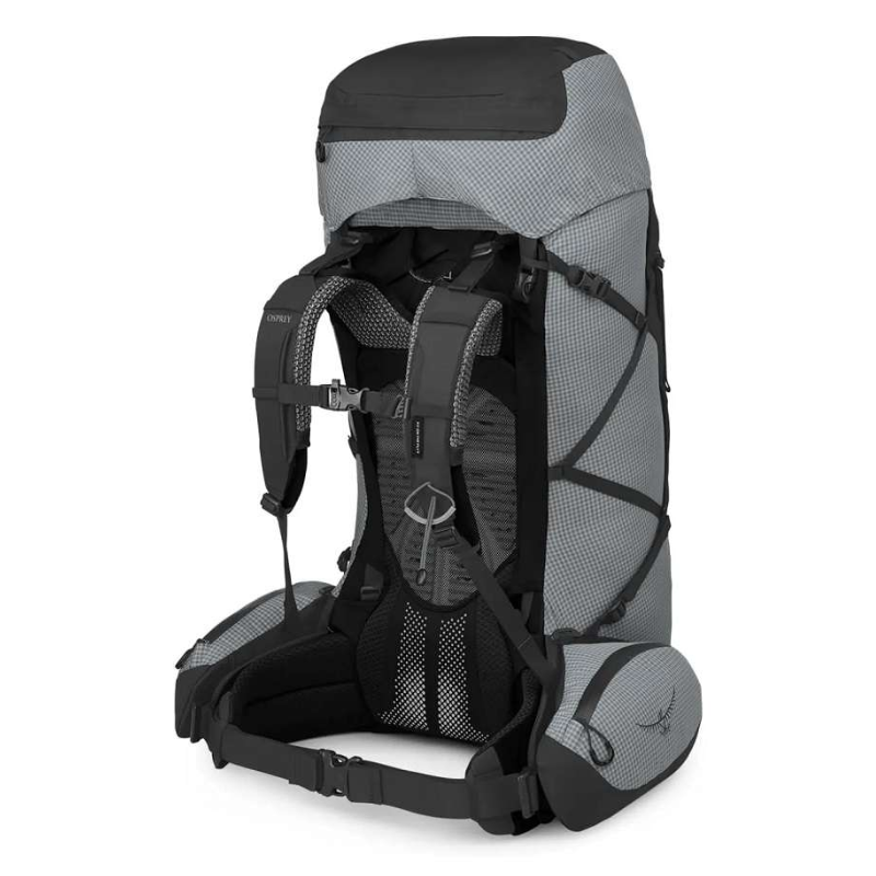 La mochila Osprey Aether Pro de 75 litros es una mochila de senderismo gris y negra equipada con correas de hombro ajustables, cinturón de cadera y un panel trasero de malla para ventilación. Diseñada para actividades al aire libre, esta mochila de 75 litros cuenta con múltiples compartimentos y un diseño elegante y ergonómico.