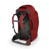 El chaleco de hidratación Osprey Dyna 6 w/Res Mujer (copia), una mochila roja con correas de hombro y cinturón acolchados, que presenta un logotipo en gris claro, es ideal para viajar o hacer senderismo. Ofrece múltiples compartimentos para organizarse y se encuentra en posición vertical en la imagen.