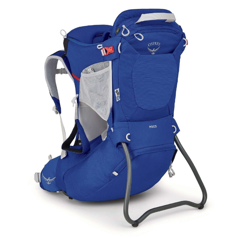 La Mochila Portabebé Osprey Poco Child Carrier es una mochila azul para niños que cuenta con un marco de metal, correas ajustables y bolsillos laterales de malla. Diseñada para caminatas y actividades al aire libre, ofrece seguridad y comodidad similares a las de la Maleta Osprey Ozone 75L/26" para viajeros.