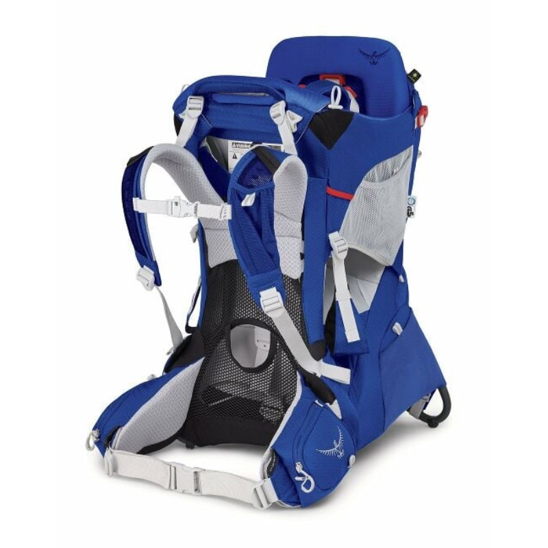 La Mochila Portabebé Osprey Poco Plus es una mochila portabebés azul y gris que incluye correas acolchadas ajustables y un marco robusto. Sus características consisten en un panel trasero de malla para ventilación y varios bolsillos de almacenamiento para acomodar todos tus elementos esenciales.