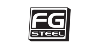 Logotipo de "FG Steel" en negrita. La "FG" se encuentra ubicada de manera destacada sobre la palabra "Steel", con todo el diseño encerrado en un rectángulo con borde negro. El texto es blanco sobre un fondo negro, lo que transmite una apariencia moderna y robusta.