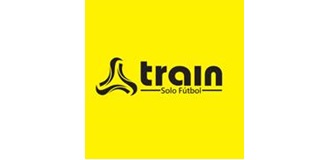 Logotipo amarillo de "Train Solo Fútbol" con símbolo de triángulo estilizado.