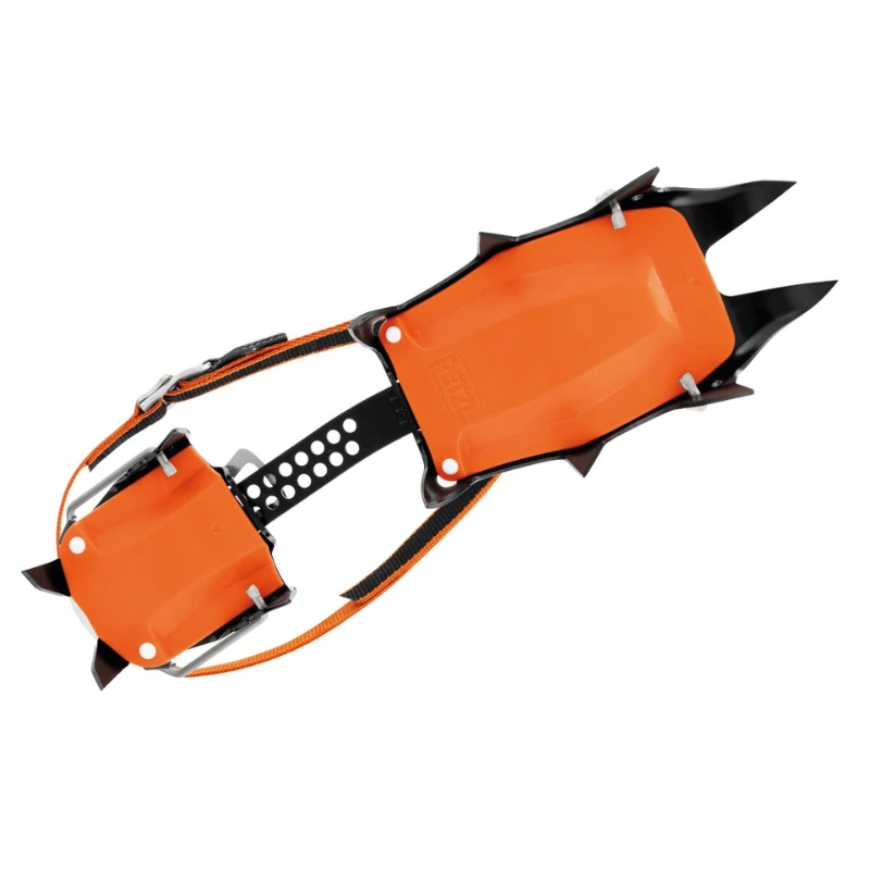 Los crampones de alpinismo Petzl Vasak, en color naranja y negro, cuentan con puntas afiladas y correas ajustables para una excelente tracción en hielo y nieve.