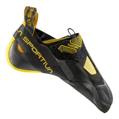 La zapatilla de escalada La Sportiva Theory es un pie de gato negro y amarillo que presenta un diseño angular, una forma asimétrica moderna y un cierre de velcro para mayor precisión y agarre en superficies desafiantes.