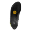 La suela negra de los zapatos de escalada, etiquetada como La Sportiva Tarantula, tiene un logotipo circular amarillo junto al talón. Muestra las marcas "XS Edge" y "2.25", y la parte superior verde le suma un aspecto elegante.
