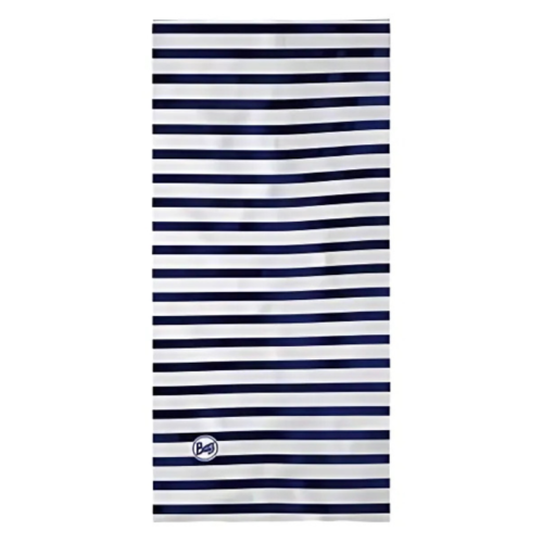 La bandana Buff Original EcoStretch Roader Dusty Blue presenta rayas horizontales de color azul marino y blanco con un logotipo en la esquina inferior, ideal para aventuras en la carretera.