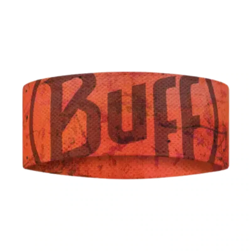 La "Cinta Buff Fastwick Ikshi Terracotta (copia)" es una diadema de color naranja terracota con una textura grunge que presenta la palabra "Buff" en letras grandes y en negrita, ideal para darle un toque vanguardista a cualquier atuendo.