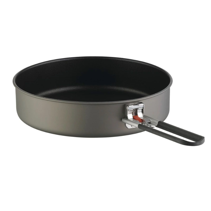 La sartén rápida MSR presenta un diseño elegante con un interior negro, un exterior gris metálico y un mango negro largo con accesorio de metal. Se destaca vacía y en ángulo sobre un fondo blanco, ideal para su próxima comida rápida en sartén.