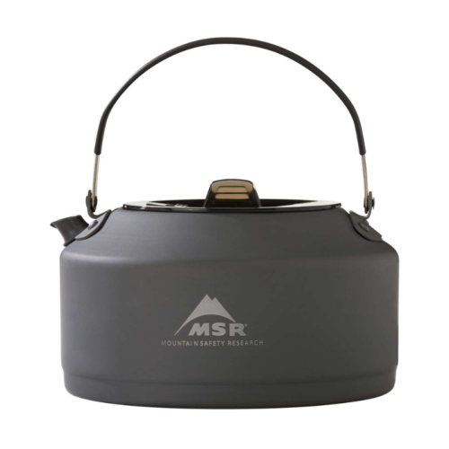 El hervidor de agua Olla MSR Titan de 0,8 l (copia) es un elegante hervidor de agua para acampar con un asa y una tapa resistentes. Diseñado por Mountain Safety Research, su estructura compacta y liviana lo hace perfecto para aventuras al aire libre.