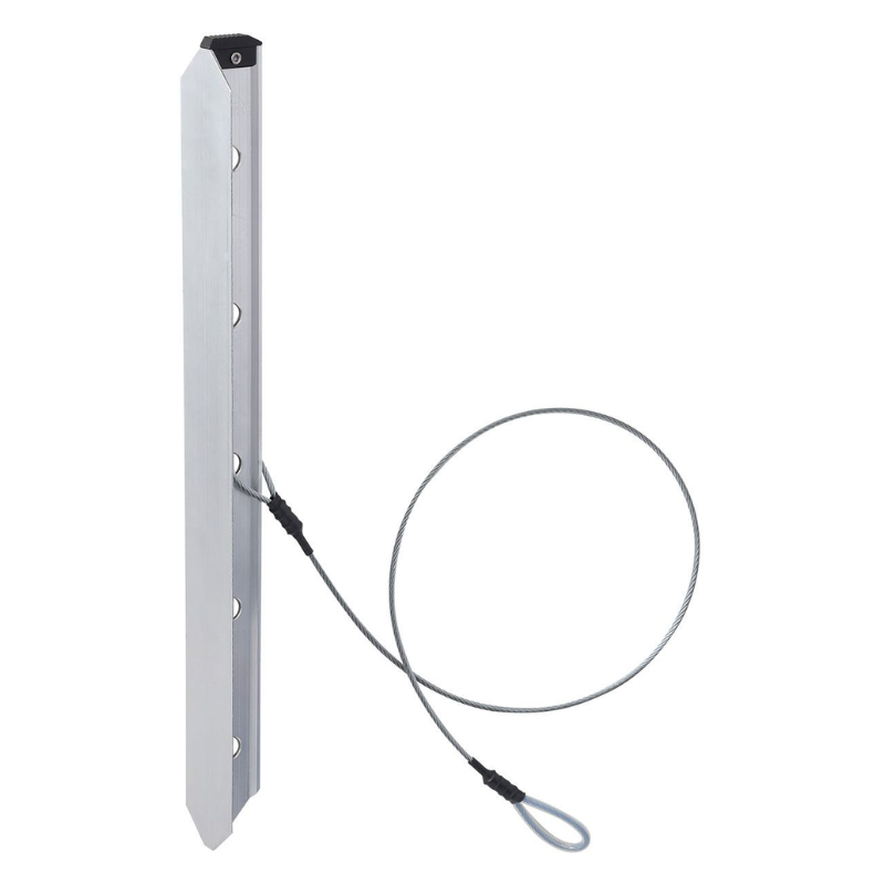 Presentamos la innovadora tira de bloqueo, inspirada en las Colas de Flotación MSR Lightning Tails 5" (copia). Cuenta con múltiples orificios de sujeción y un cable de acero en forma de bucle para asegurar objetos, elegantemente presentado sobre un fondo blanco liso.