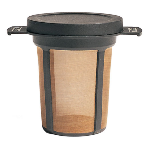 Primer plano de un filtro de café reutilizable con borde de plástico negro y cuerpo de malla fina. Su diseño cilíndrico incluye agarraderas de tapa de doble pestaña, similares a las del Pinza para Ollas MSR PanHandler (copia), lo que lo hace compacto y eficiente para cualquier configuración de cocina.