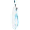 Vista lateral de una bolsa de hidratación Platypus Big Zip EVO transparente con detalles en azul, un tubo para beber y una válvula de mordida. El depósito parcialmente lleno tiene un diseño de puntos en el lateral y cuelga de una correa azul.