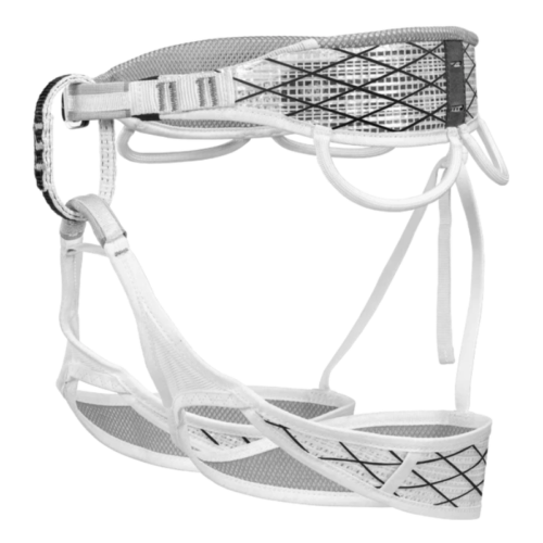 El Arnés Grivel Himani (copia), de elegante diseño en blanco y gris, presenta correas ajustables y presillas para material. Sobre un fondo blanco liso, resalta su construcción de primera calidad y sus materiales de primera calidad.