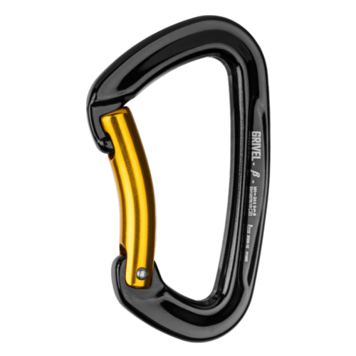 Mosquetón negro y amarillo con la inscripción "GRIVEL" en la sección negra. Este mosquetón Grivel K1 tiene una forma curva única y un gatillo recto, perfecto para aventuras de escalada.