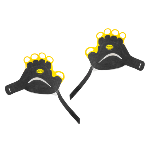 Estas paletas de mano para natación de color negro y amarillo cuentan con orificios para los dedos, correas ajustables y un diseño de pata de oso con secciones delineadas para cada dedo, similar a los Guantes Grivel Rock Gloves (copia).
