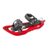 Se muestra una Raquetas de Nieve MSR Revo Explorer 25 roja con fijaciones negras ajustables y clavos de metal sobre un fondo blanco liso.