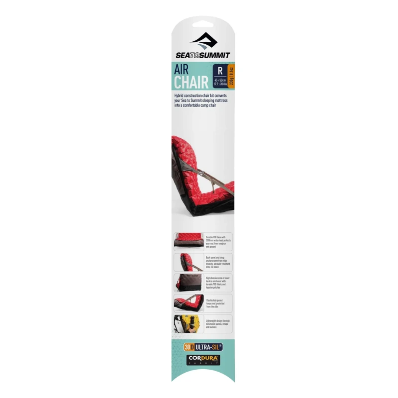 El embalaje de la silla inflable Sea to Summit Air Chair destaca su diseño liviano, compatibilidad con colchonetas y construcción duradera. Las imágenes muestran asientos acolchados en rojo y negro con ilustraciones de configuración. Combinación ideal: almohada lumbar inflable Sea to Summit Aeros Premium para mayor comodidad.