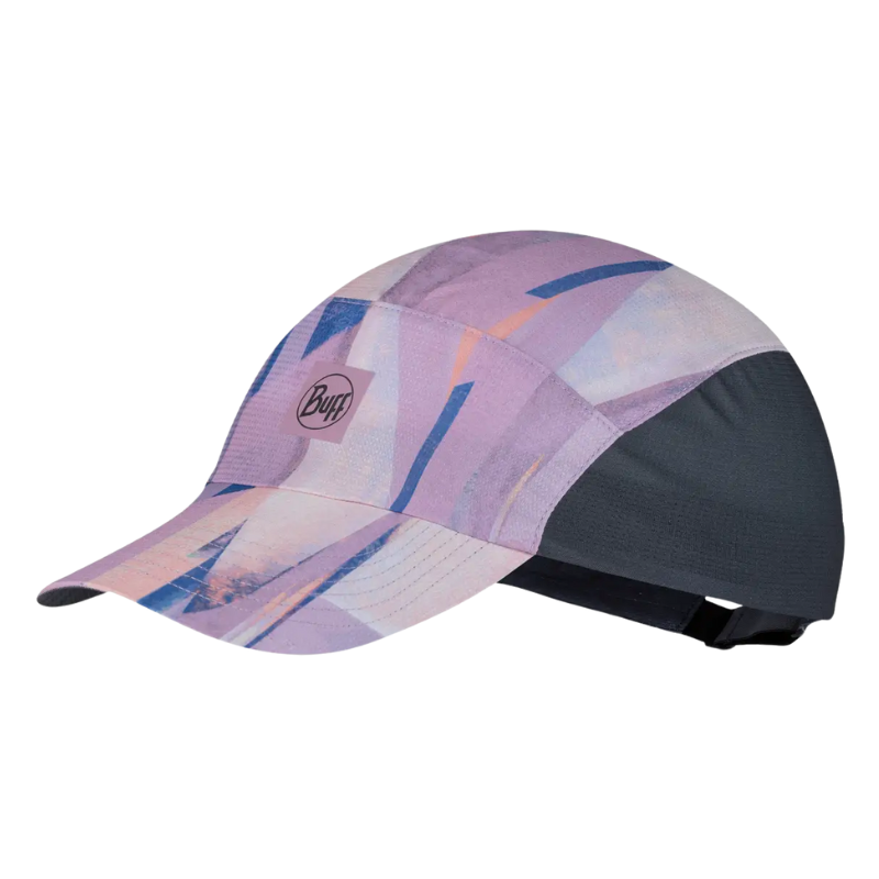 La gorra Jockey Buff Speed Pink Deri presenta patrones geométricos abstractos en rosa, violeta y naranja. Incluye una correa ajustable negra para un ajuste ceñido y un logotipo circular en la parte delantera, que le agrega velocidad a tu estilo.