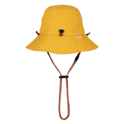 El gorro Jockey Buff Niños 5 Panel Go Black Noru es amarillo, tiene ala ancha, correa ajustable para la barbilla con cierre negro y detalles de costuras. Está diseñado para niños y tiene una pequeña etiqueta en un costado.