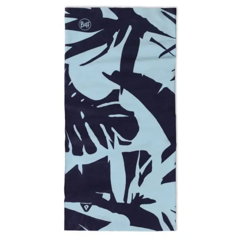 La Bandana Buff Merino Lightweight Multistripes (copia) es una bandana rectangular y multifuncional con un llamativo estampado botánico de hojas azul oscuro sobre un fondo azul claro. Su tejido ligero, suave y elástico la hace ideal para actividades al aire libre.