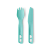 El juego de cocina Sea To Summit Frontier de 4 piezas incluye un tenedor-cuchara turquesa y un cuchillo de plástico resistente. Con forma de cuchara, dientes para tenedor y agujeros rectangulares en el mango, este versátil juego es perfecto para acampar o viajar, garantizando comodidad en todas tus aventuras.