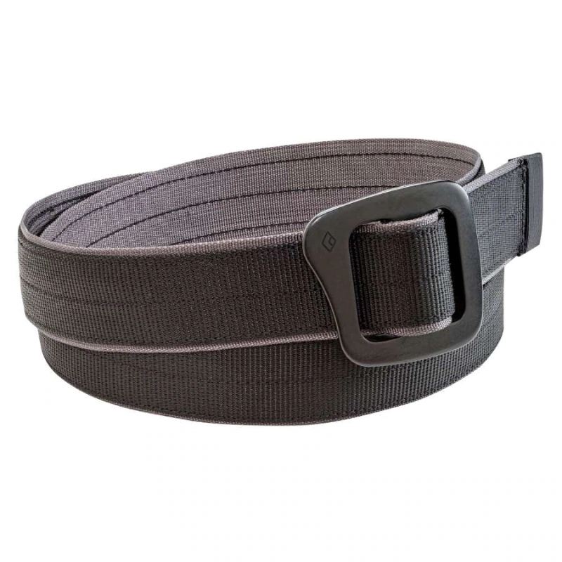 Cinturón táctico Cinturón Black Diamond gris con hebilla rectangular negra, cuidadosamente enrollada sobre fondo blanco. El cinturón presenta una textura tejida resistente y una correa ajustable para un ajuste seguro.