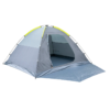 Una carpa Atakama Outdoor Totoralillo gris y azul claro para 4 personas, con cubierta translúcida, postes curvos de fibra de vidrio y una extensión de lona para el suelo, se presenta sobre un fondo blanco. Ideal para aventuras gracias a su entrada parcialmente abierta.