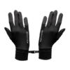 Guantes Atakama Outdoor Queuco Unisex: Estos guantes térmicos negros cuentan con "Atakama" elegantemente impreso en la parte posterior, un conector de hebilla y agarres texturizados en las puntas de los dedos, ideales para aventuras al aire libre.