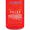 La botella Nalgene Wide Mouth Sustain Pucon 1L es una botella roja con un gráfico de montañas y árboles blancos, etiquetada "Pucón" con coordenadas, "Araucanía-Chile" y el logotipo de Nalgene en la parte superior.