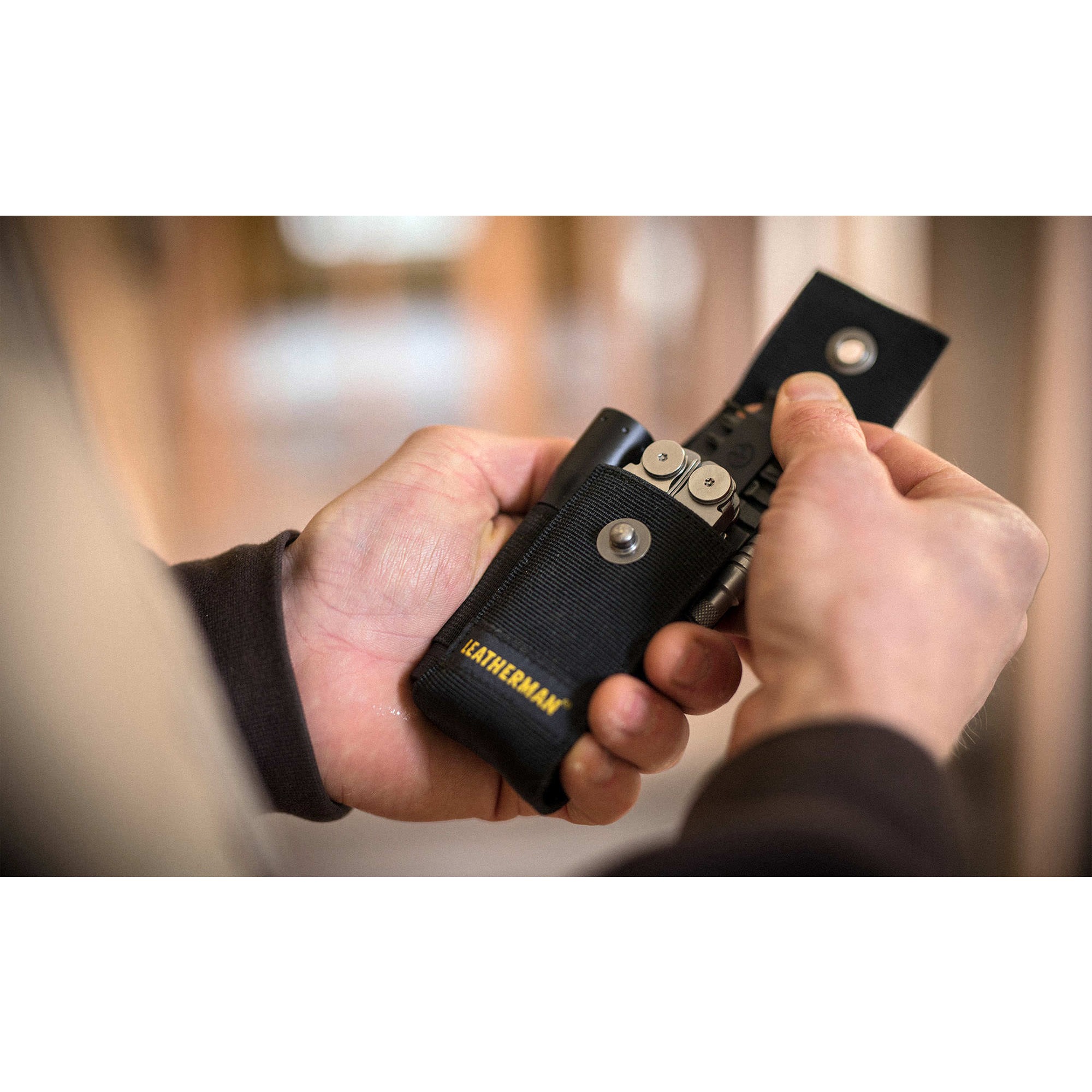 Funda Nylon Leatherman Negra Medium 4 Pocket 934932